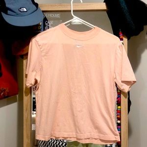 Pink Nike t-shirt - size xs.